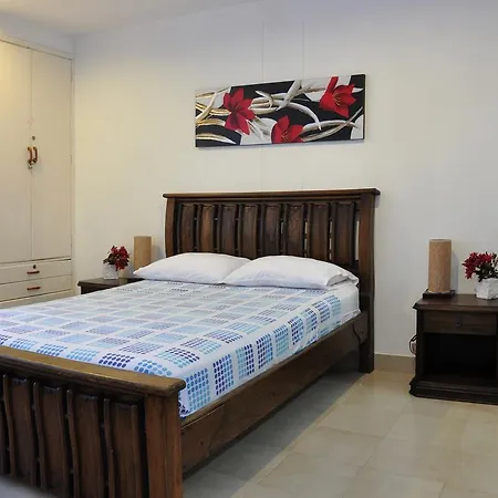Frente Al Mar, El Nuevo Conquistador Apartamento