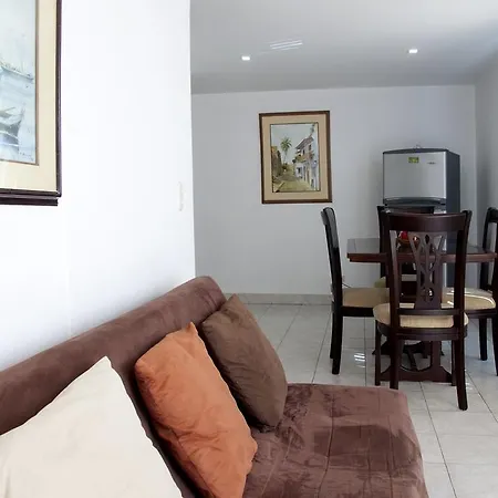 Frente Al Mar, El Nuevo Conquistador Apartamento *