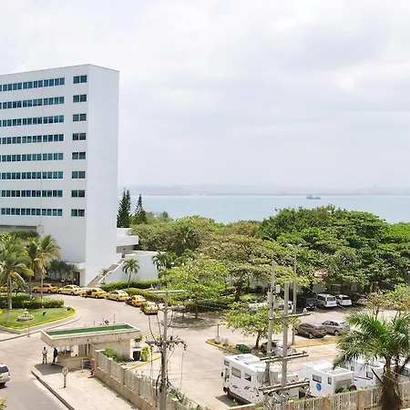 Frente Al Mar, El Nuevo Conquistador
